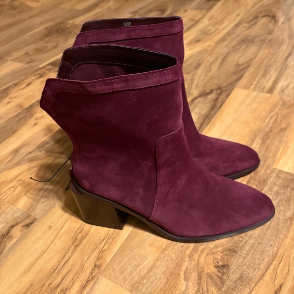 Vince Camuto Kortimy Suede Boots 9W | Water-Repellent Mid Shaft Syrah - Picture 6 of 8
